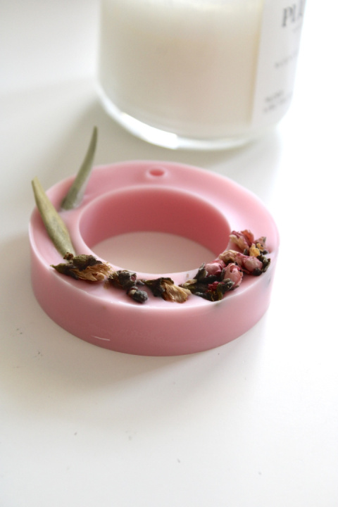 Zawieszka sojowa z kwiatami - ring Zawieszka sojowa z kwiatami - ring